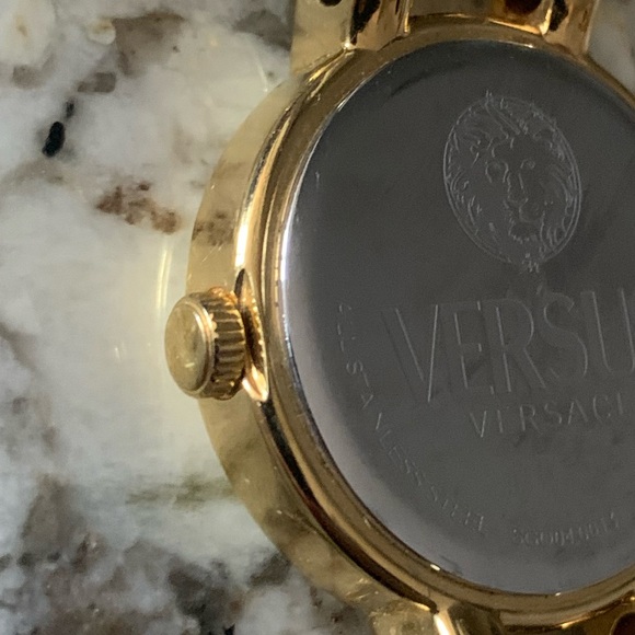Vintage VERSACE VERSUS Gold Plated Stainless Steel Watch - Picture 10 of 17